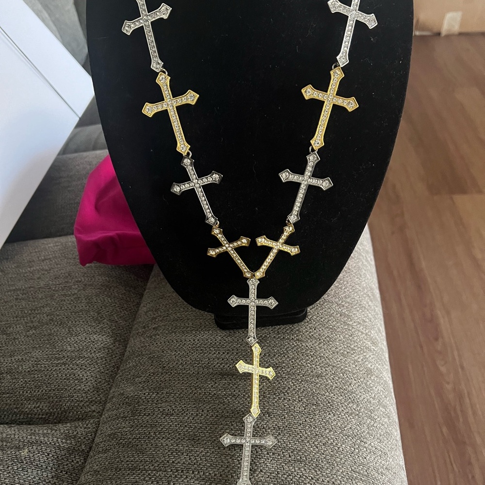 Sassy Jones trinity chain never used.